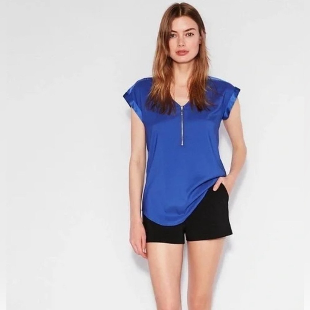 Short sleeve v neck blouse